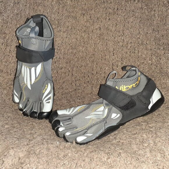 VIBRAM-FiveFinger-Maiori Water Sneakers Shoes-Gray/Yellow-Size 38-Near Mint - Picture 1 of 7